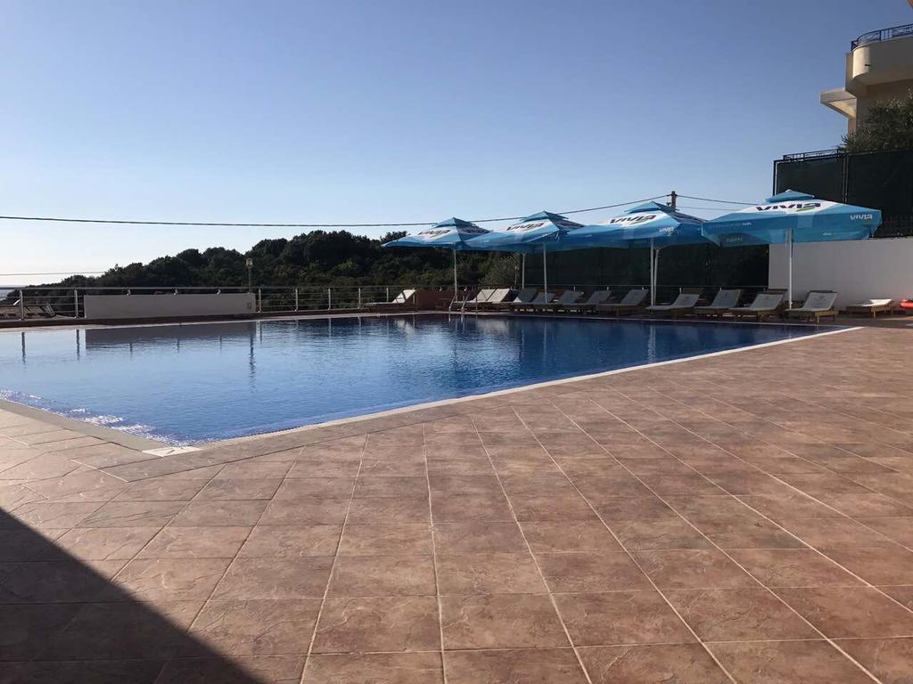 Apartments De Lara Utjeha Bagian luar foto