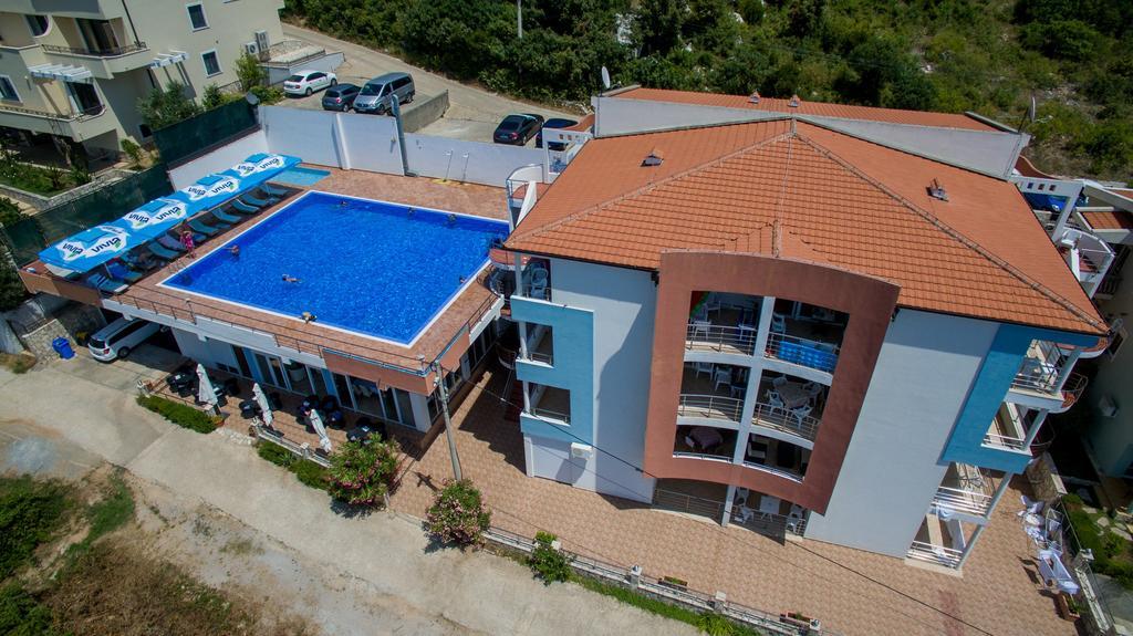 Apartments De Lara Utjeha Bagian luar foto