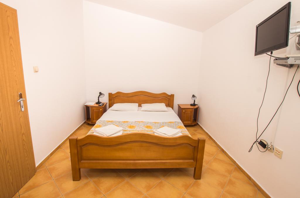 Apartments De Lara Utjeha Bagian luar foto