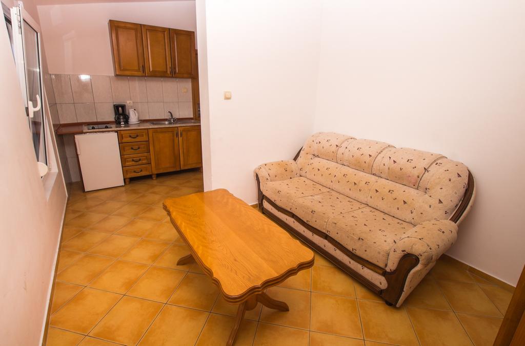 Apartments De Lara Utjeha Bagian luar foto