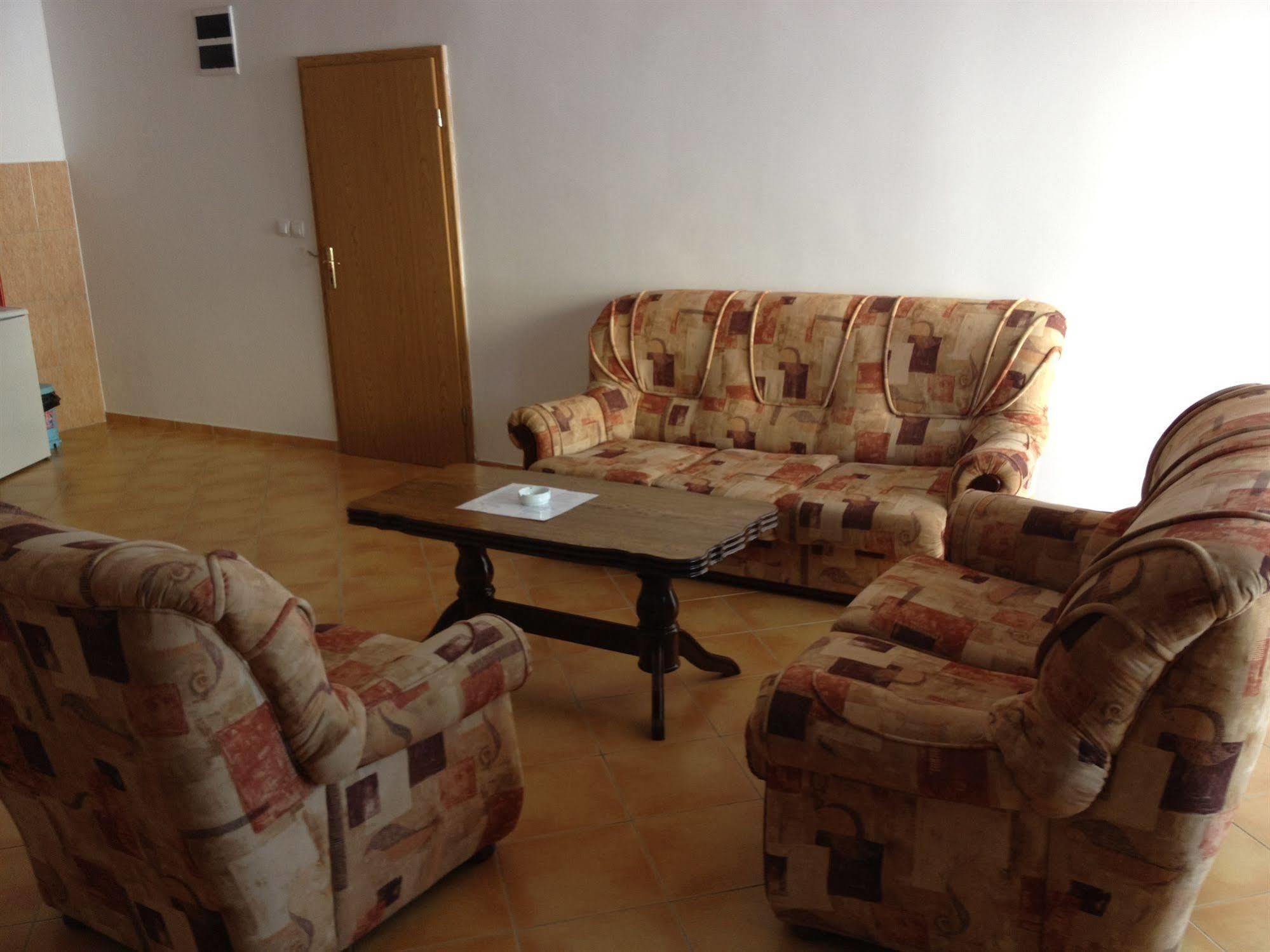 Apartments De Lara Utjeha Bagian luar foto